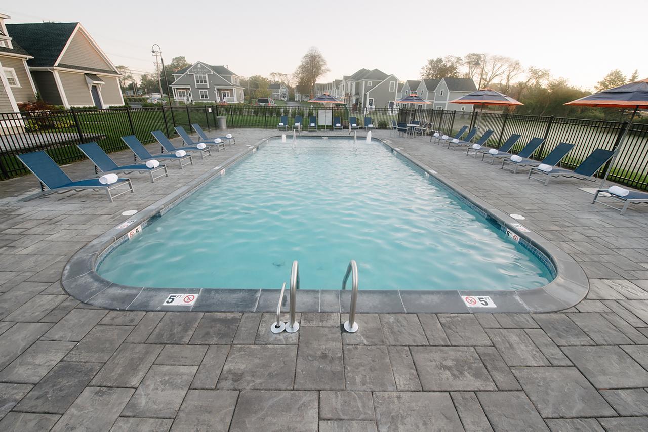 The East Island Reserve Hotel Middletown Exterior photo